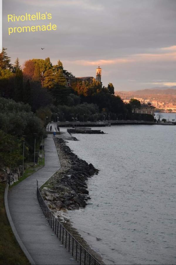 Luminoso Trilocale Con Piscina E Giardino Privato Διαμέρισμα Ντεζεντσάνο ντελ Γκάρντα Εξωτερικό φωτογραφία